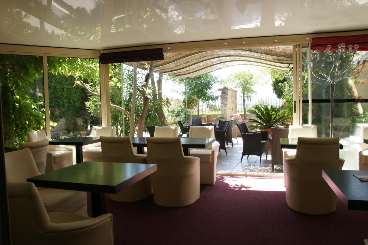 Logis Auberge Cote Jardin Hotel Lezignan-Corbieres Bagian luar foto